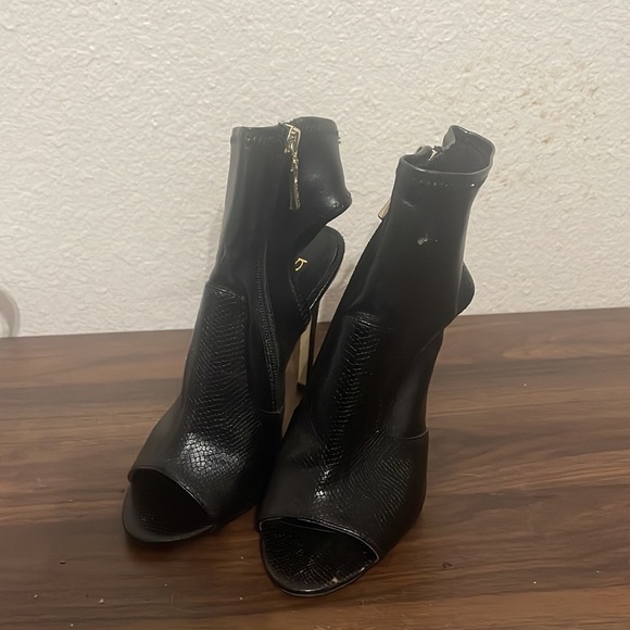 bebe Shoes - bebe Jessamyn Open Toe Bootie Heels Size 6